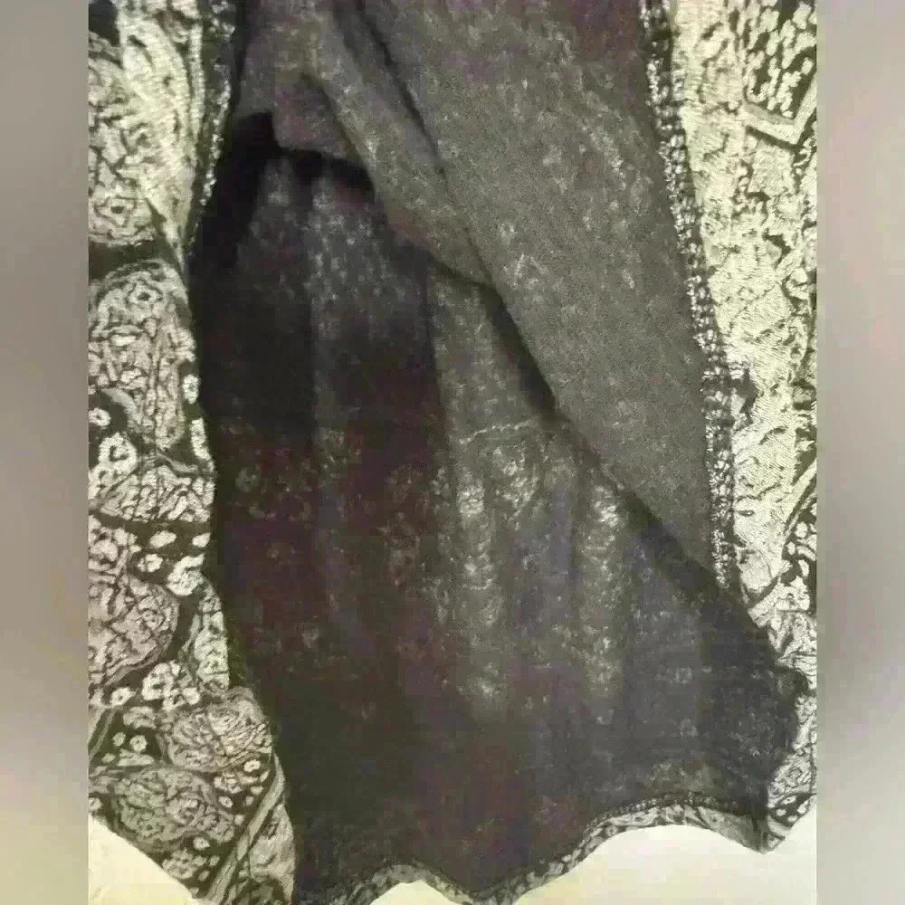 Lucky Brand Top Womens XS Beige Black Paisley Boho Pullover Lightweight - Picture 3 of 5